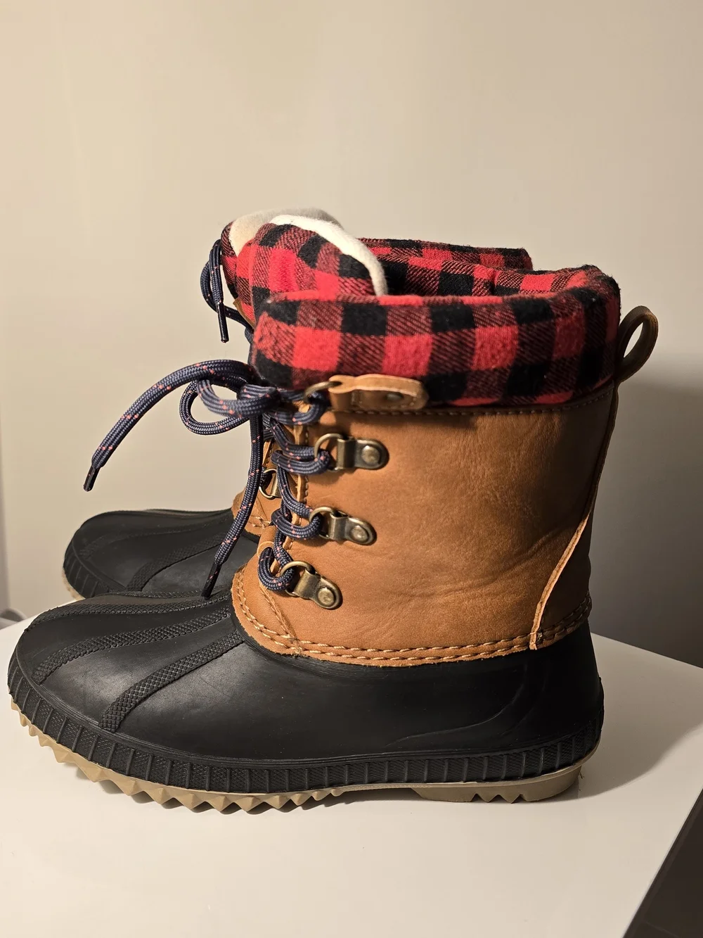 Kids Brown and Black,Plaid Winter Snow Thinsulate Duck Boots, outdoorsy Preppy.